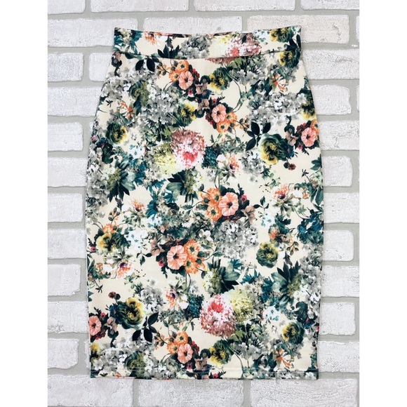 Foreign Exchange Dresses & Skirts - Foreign Exchange Floral Pencil Skirt